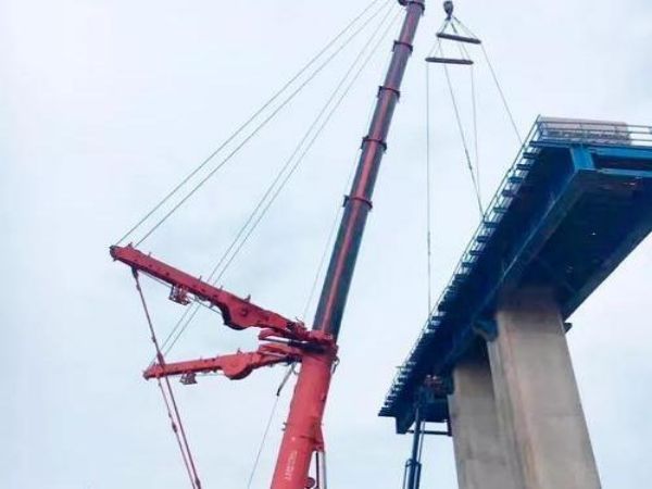 吴兴区吊车出租电话_吊车出租驾驶员应用知识